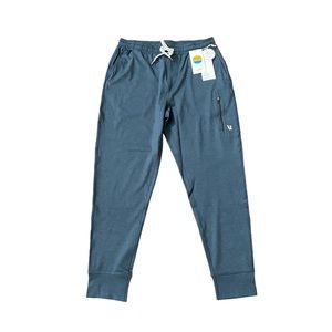 NWT Vuori Mens jogger with zipper pockets. Awesome color. Never worn